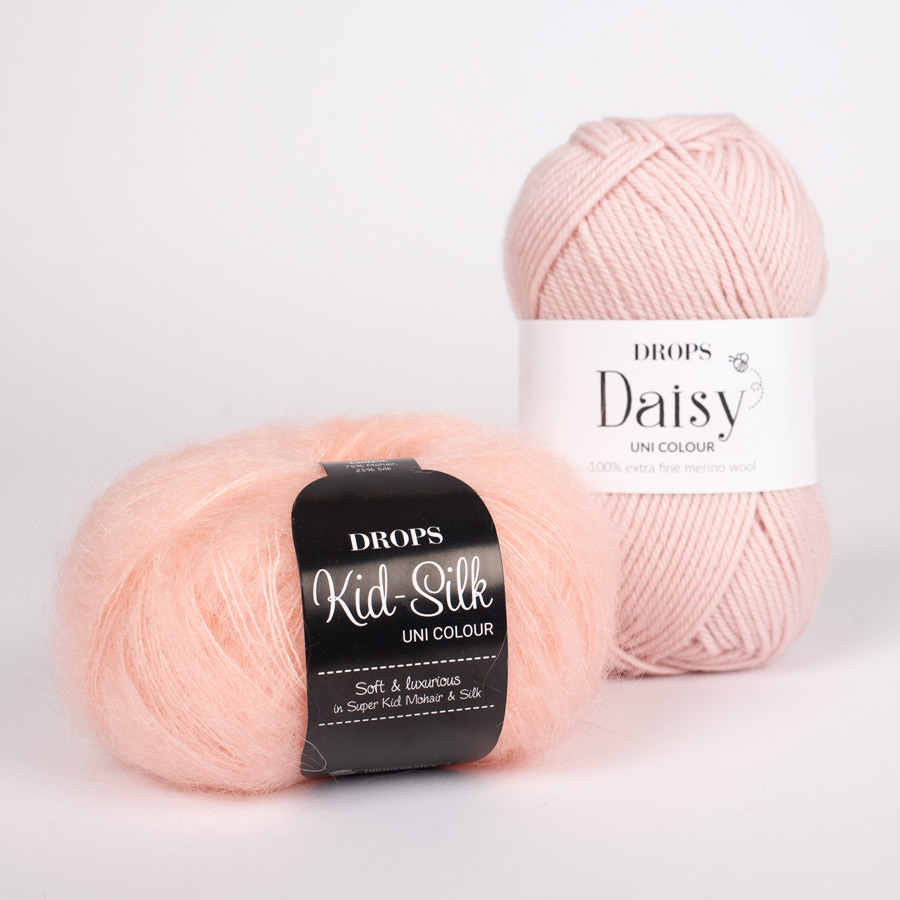Swatch of DROPS Daisy 06, púðurbleikur 
											+ DROPS Kid-Silk 53, ljós ferskja