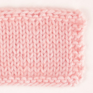 Yarn combinations skeins of DROPS Daisy 06, púðurbleikur 
														+ DROPS Kid-Silk 53, ljós ferskja