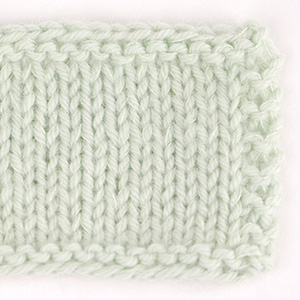 Yarn combinations skeins of DROPS Daisy 08, pistasíuís 
														+ DROPS Kid-Silk 47, pistasíuís