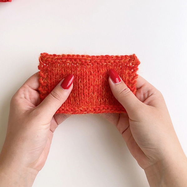 Yarn combination video thumbnail of DROPS Daisy 20, röd + DROPS Kid-Silk 49, elektrisk orange