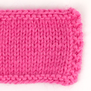 Yarn combinations skeins of DROPS Daisy 22, magenta 
														+ DROPS Kid-Silk 13, kirsuber