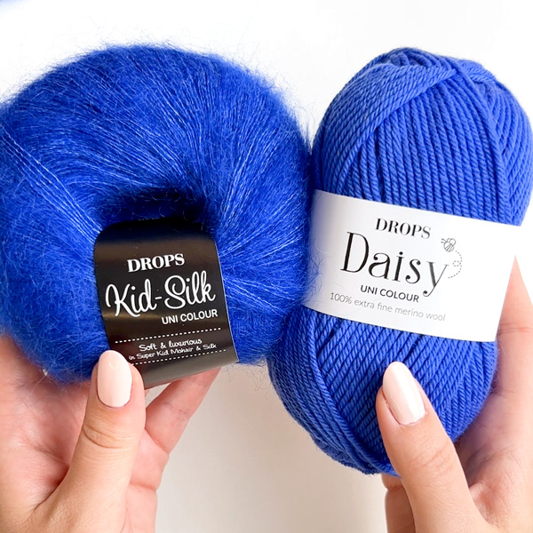 Swatch of DROPS Daisy 24, kobaltblár 
											+ DROPS Kid-Silk 21, kóbaltblár