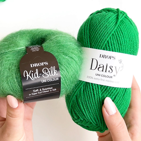 Yarn combinations skeins of DROPS Daisy 25, verde papagaio 
											+ DROPS Kid-Silk 48, verde papagaio