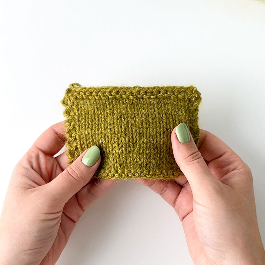 Yarn combination video thumbnail of DROPS Daisy 31, olive oil + DROPS Kid-Silk 67, bright olive