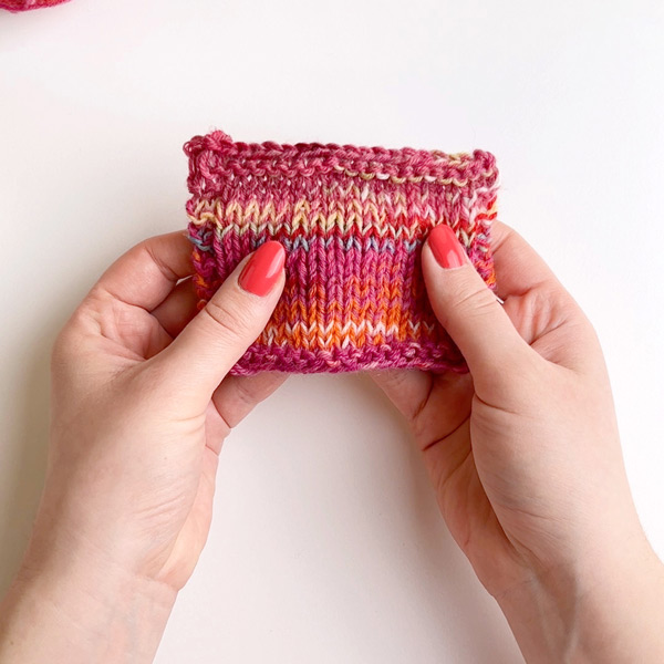 Yarn combination video thumbnail of DROPS Fabel 161, pink dream + DROPS Fabel 310, sunset