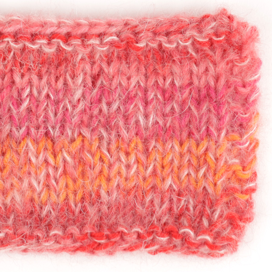 Yarn combinations skeins of DROPS Fabel 310, sólsetur 
											+ DROPS Kid-Silk 32, hindber + DROPS Kid-Silk 53, ljós ferskja
