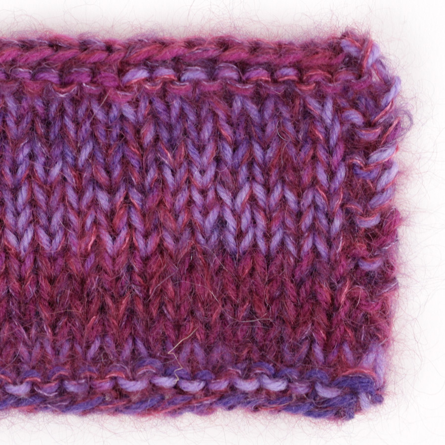 Yarn combinations skeins of DROPS Fabel 330, skógarberjadraumur 
											+ DROPS Kid-Silk 16, dökk fjólublár + DROPS Kid-Silk 17, dökk bleikur