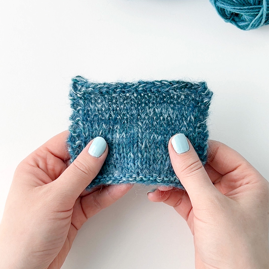 Yarn combination video thumbnail of DROPS Fabel 918, emerald city + DROPS Kid-Silk 24, petrol + DROPS Kid-Silk 58, aquamarine