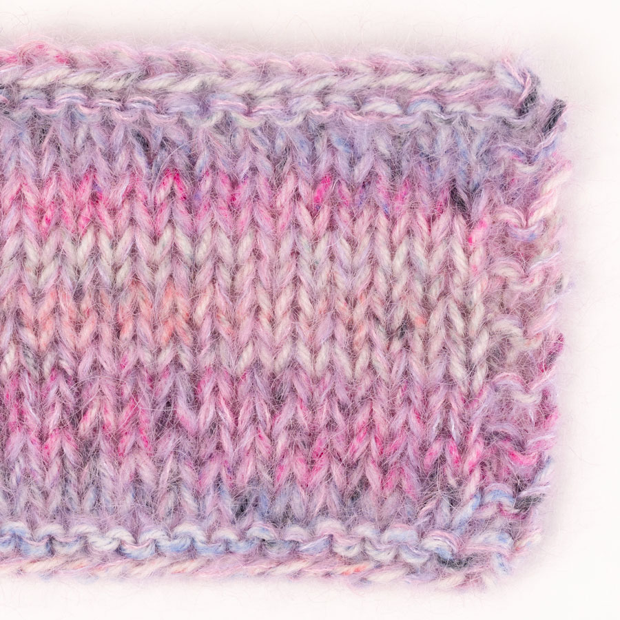 Yarn combinations skeins of DROPS Fabel 929, twilight dreams 
											+ DROPS Kid-Silk 04, old pink + DROPS Kid-Silk 55, misty lilac