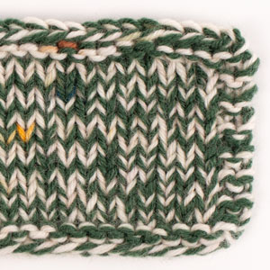 Swatch of DROPS Fiesta 13, dark ivy 
														+ DROPS Fiesta 40, sunny memories