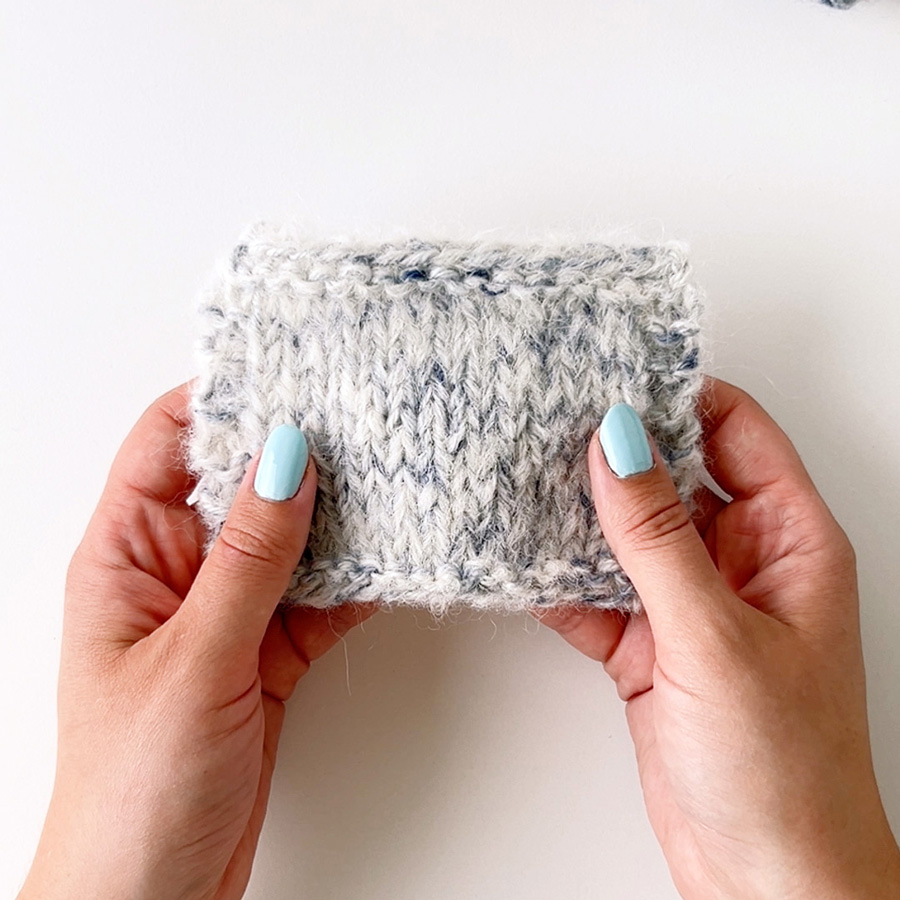 Yarn combination video thumbnail of DROPS Fiesta 24, vasket denim + DROPS Melody 01, natur