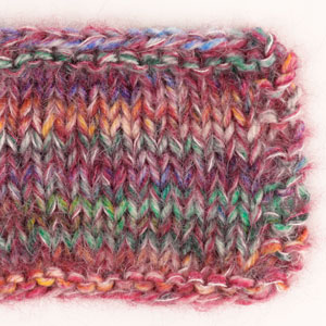Swatch of DROPS Fiesta 29, hagefest 
														+ DROPS Kid-Silk 01, natur + DROPS Kid-Silk 17, mørk rosa