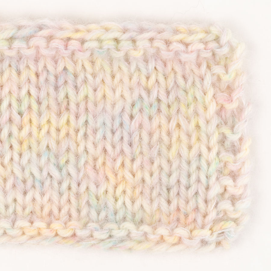 DROPS Yarn combinations Fiesta 41, enchanted dream + DROPS Kid-Silk 59, ice crystal + DROPS Kid-Silk 72, pastel pink</div>