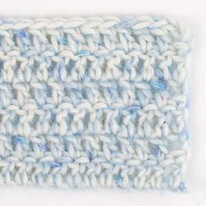 Swatch of DROPS Fiesta 42, cristales de hielo 
														+ DROPS Kid-Silk 08, azul denim claro