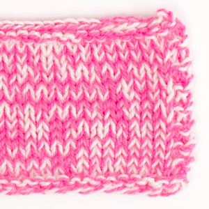 Yarn combinations skeins of DROPS Flora 02, hvítur 
														+ DROPS Flora 28, magneta