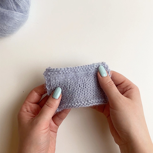 Yarn combination video thumbnail of DROPS Flora 14, isblå + DROPS Kid-Silk 07, lys himmelblå