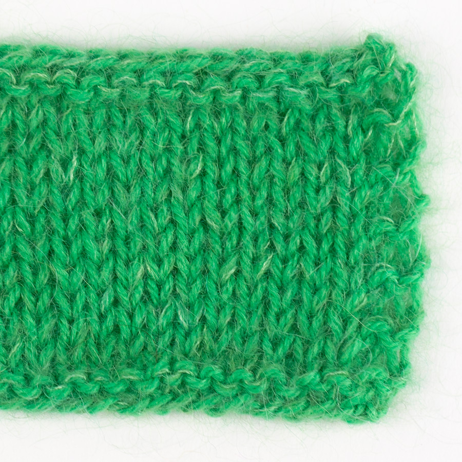 Swatch of DROPS Flora 27, verde papagaio 
											+ DROPS Kid-Silk 48, verde papagaio