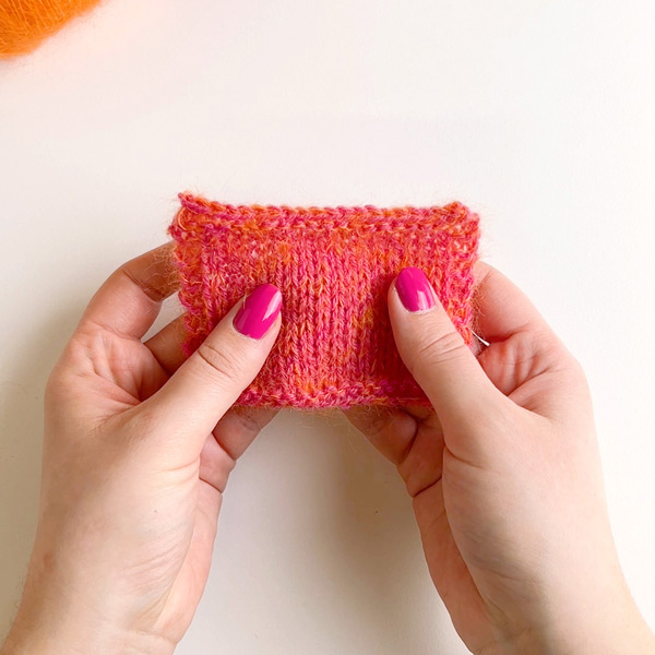Yarn combination video thumbnail of DROPS Flora 28, magenta + DROPS Kid-Silk 49, elektrisk orange