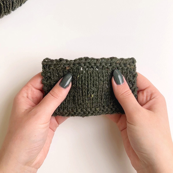 Yarn combination video thumbnail of DROPS Flora 32, tmavá zelená + DROPS Soft Tweed 17, špenát