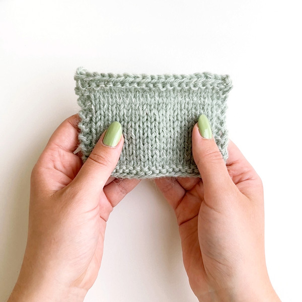 Yarn combination video thumbnail of DROPS Karisma 88, verde salvia + DROPS Kid-Silk 47, helado de pistacho