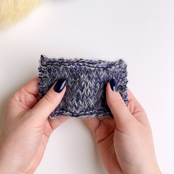 Yarn combination video thumbnail of DROPS Kid-Silk 11, lavendel + DROPS Kid-Silk 52, limonade + DROPS Nord 15, marineblau