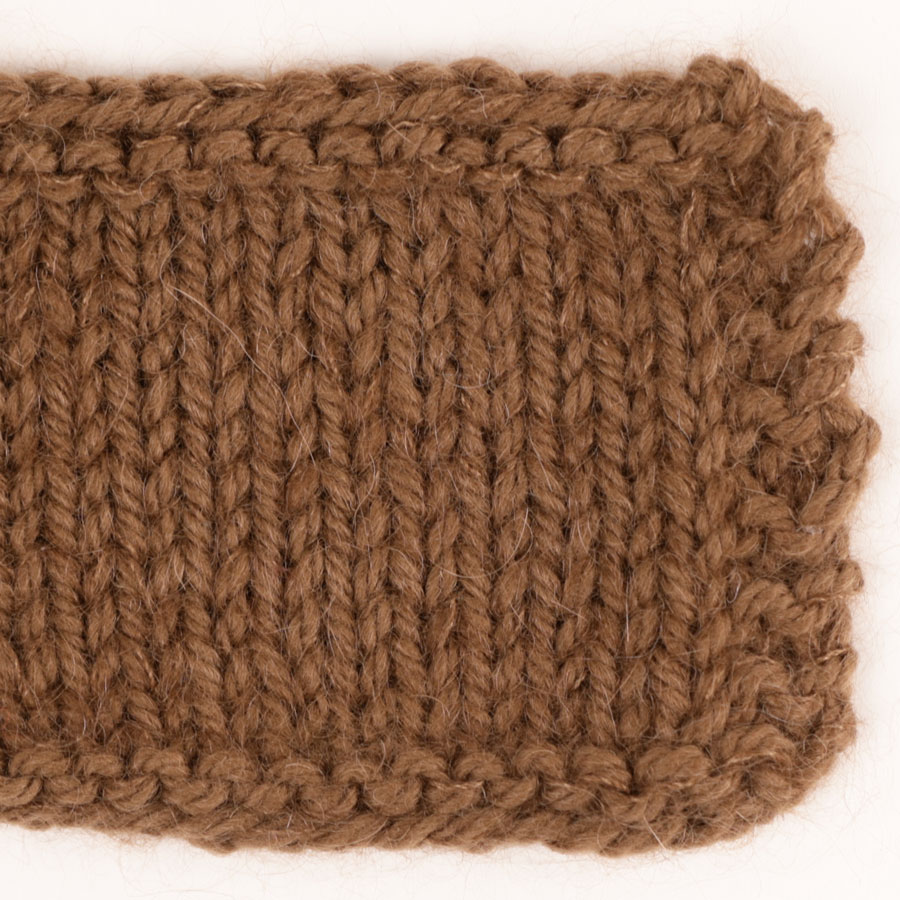 Swatch of DROPS Kid-Silk 35, cioccolato 
											+ DROPS Nepal 8917, noce