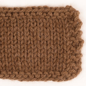 Swatch of DROPS Kid-Silk 35, cioccolato 
														+ DROPS Nepal 8917, noce