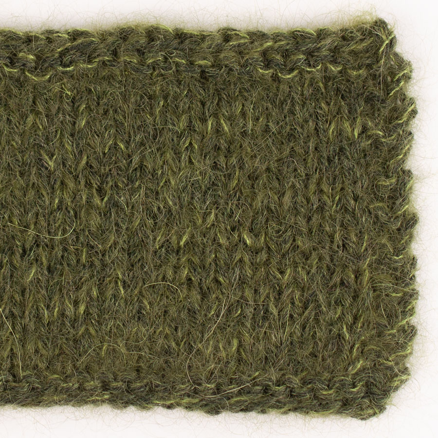 Yarn combinations skeins of DROPS Kid-Silk 66, oliva oscuro 
											+ DROPS Nord 32, bosque oscuro