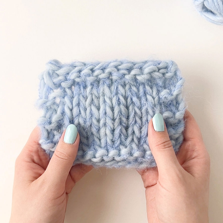 Yarn combination video thumbnail of DROPS Melody 21, azul claro + DROPS Snow 31, azul pastel