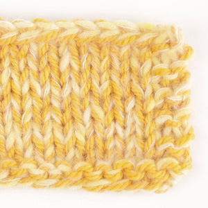 Yarn combinations skeins of DROPS Air 40, límonaði 
														+ DROPS Kid-Silk 01, natur + DROPS Nepal 2923, gulur