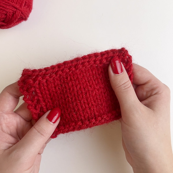 Yarn combination video thumbnail of DROPS Kid-Silk 14, rojo + DROPS Nepal 3620, rojo