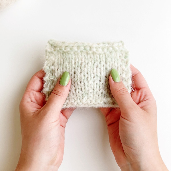 Yarn combination video thumbnail of DROPS Air 42, pistachio ice cream + DROPS Brushed Alpaca Silk 01, off white