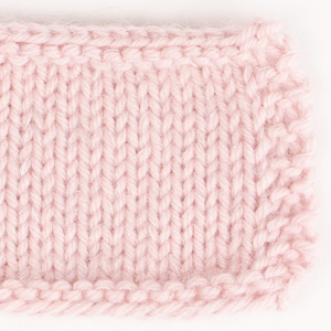 Swatch of Daisy 06, pudderrosa																	+ DROPS Kid-Silk 40, perlerosa