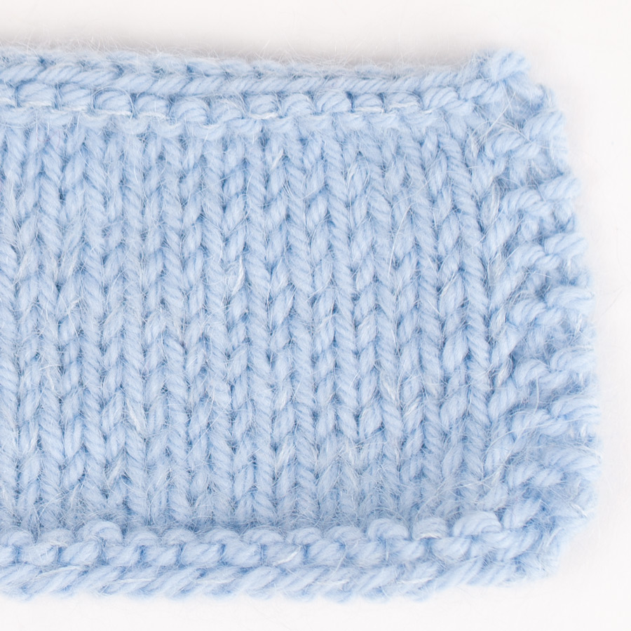 Swatch of DROPS Daisy 10, light blue 
											+ DROPS Kid-Silk 07, light sky blue