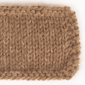 Swatch of Daisy 13, mandel																	+ DROPS Kid-Silk 42, mandel