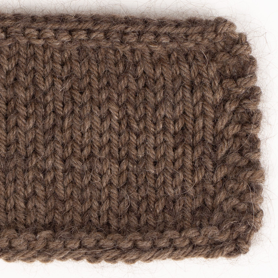 Swatch of DROPS Daisy 14, brown 
											+ DROPS Kid-Silk 15, dark brown