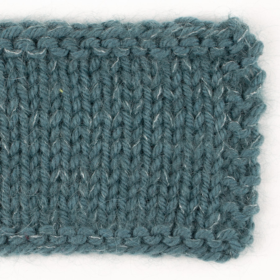 Yarn combinations of Daisy 18, verde blu scuro + DROPS Kid-Silk 37, mare del nord