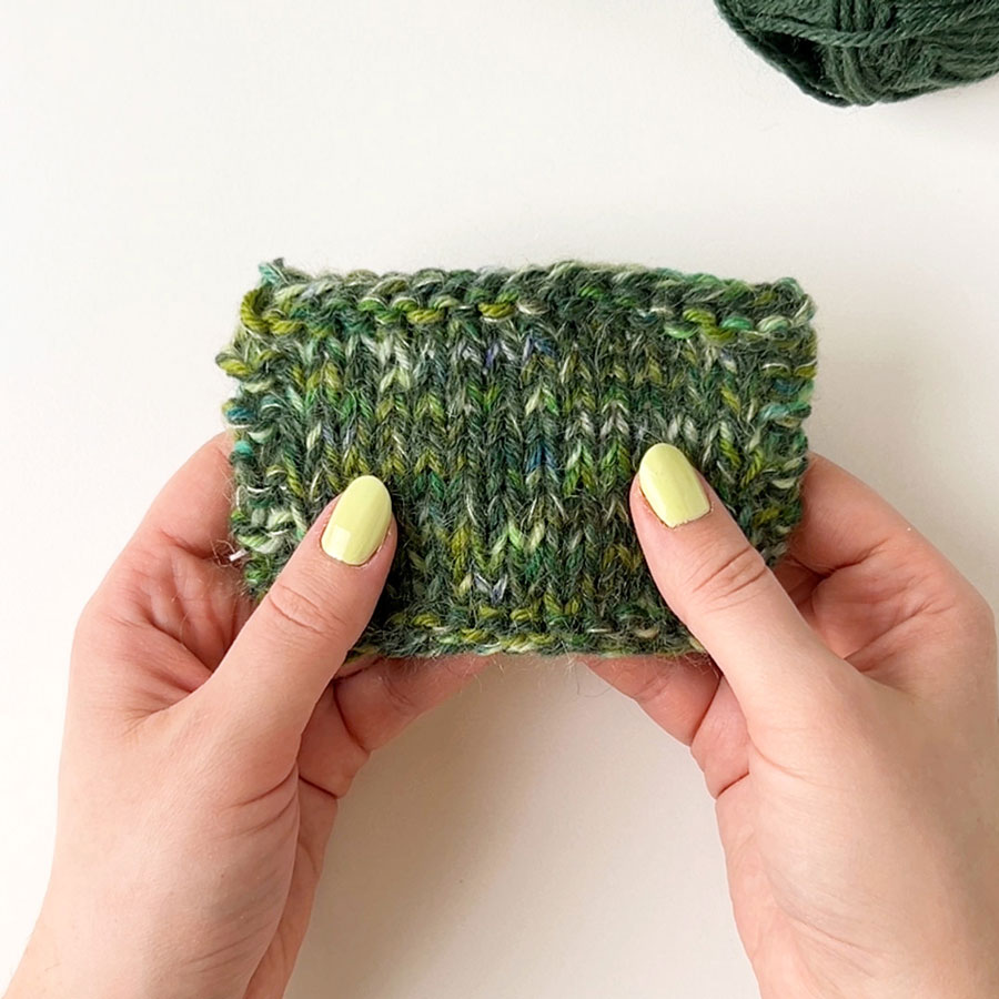 Yarn combination video thumbnail of DROPS Fiesta 13, hiedra oscuro + DROPS Fiesta 16, huerta + DROPS Kid-Silk 18, verde manzana