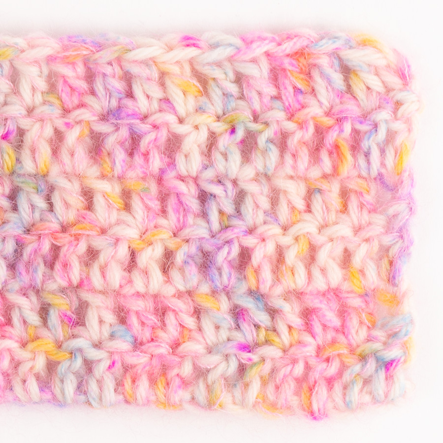 Yarn combinations of Fiesta 14, regnbue strøssel + DROPS Kid-Silk 62, jordbæris