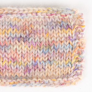 Swatch of Fiesta 22, eventyr																	+ DROPS Kid-Silk 01, natur+ DROPS Kid-Silk 56, marsipan