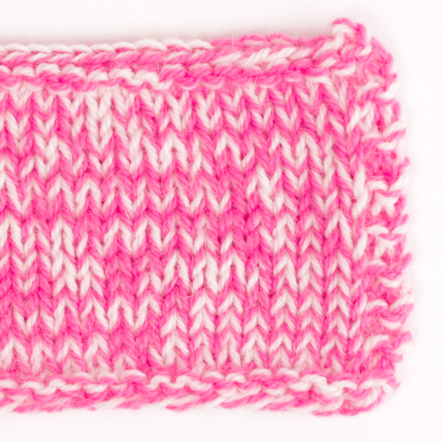 Yarn combinations of Flora 02, white + DROPS Flora 28, magenta