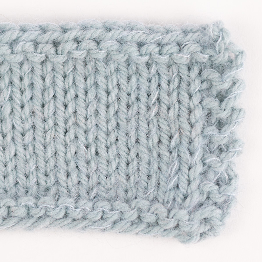 Swatch of DROPS Kid-Silk 06, blue mist 
											+ DROPS Nepal 7120, light grey blue