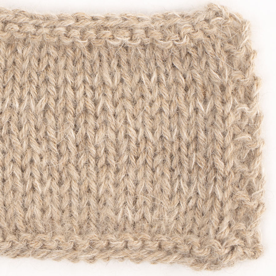 Swatch of DROPS Kid-Silk 54, bright sand 
											+ DROPS Puna 04, taupe