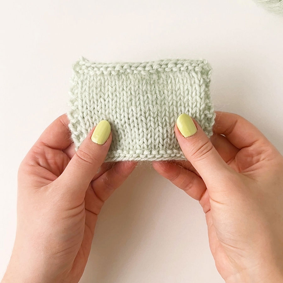Yarn combination video thumbnail of DROPS Kid-Silk 60, menta piperita + DROPS Lima 9031, gelato al pistacchio