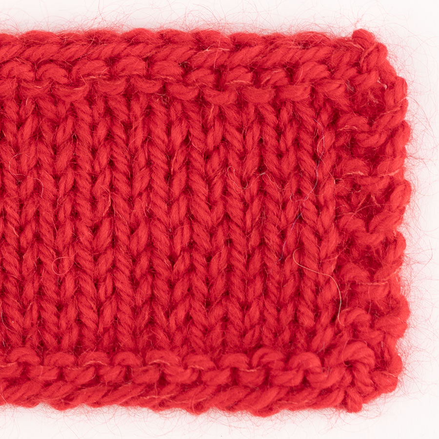 Swatch of DROPS Kid-Silk 14, red 
											+ DROPS Nepal 3620, red