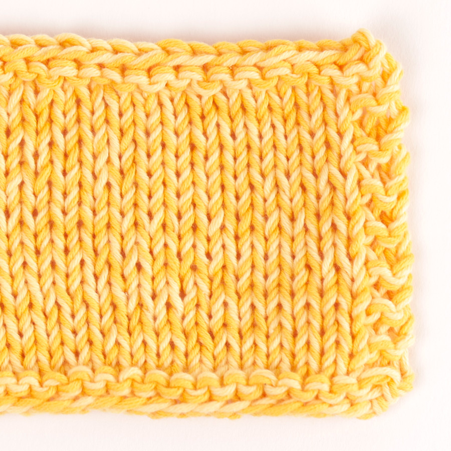 Yarn combinations of Safran 10, vaniljecreme + DROPS Safran 11, solskin
