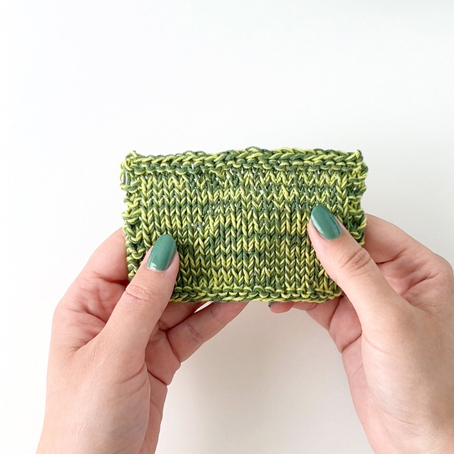 Yarn combination video thumbnail of DROPS Safran 31, æblegrøn + DROPS Safran 78, skovgrøn