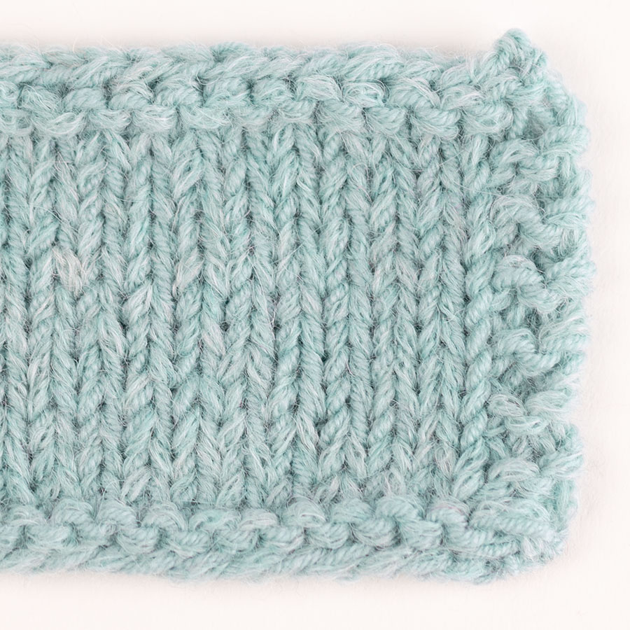 Yarn combinations skeins of DROPS Baby Merino 43, ljós sægrænn 
											+ DROPS Sky 15, vatnsblár