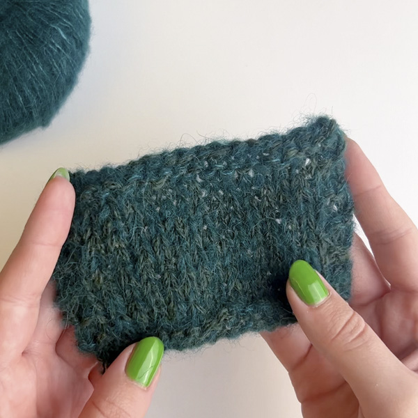 Yarn combination video thumbnail of DROPS Sky 20, mørk vedbend + DROPS Brushed Alpaca Silk 11, skovgrøn