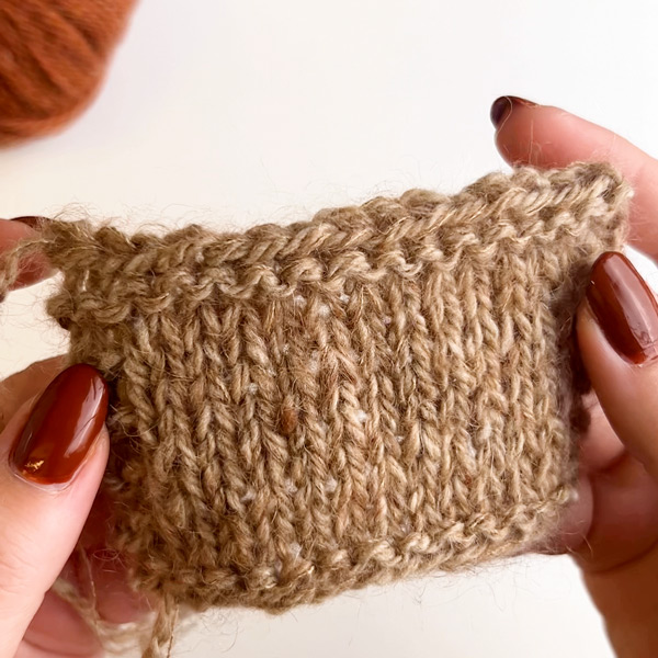 Yarn combination video thumbnail of DROPS Kid-Silk 42, migdałowy + DROPS Soft Tweed 04, biszkopt